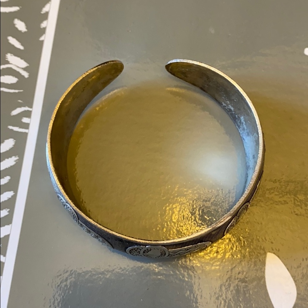 Elephant Cuff - Picture 3 of 7